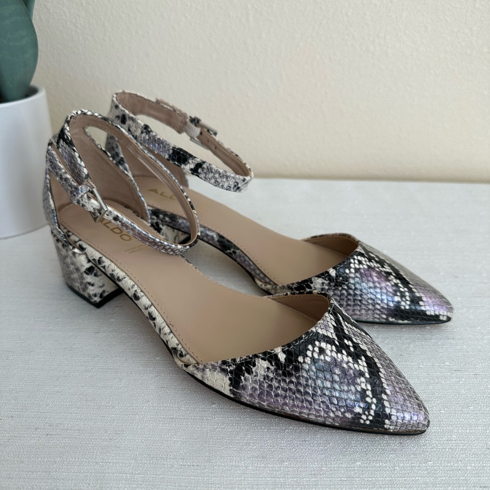 New Aldo Gray Shimmer Snake Leather Pointed Toe Ankle Strap Heels Woman’s 7